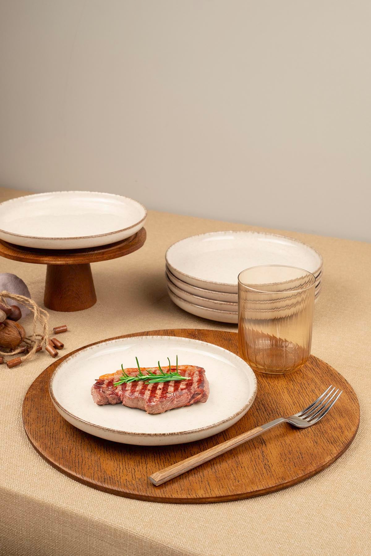 Kutahya Porcelain Moderna 6-Piece 7.5 inch Flat Plate Set – Cinnamon