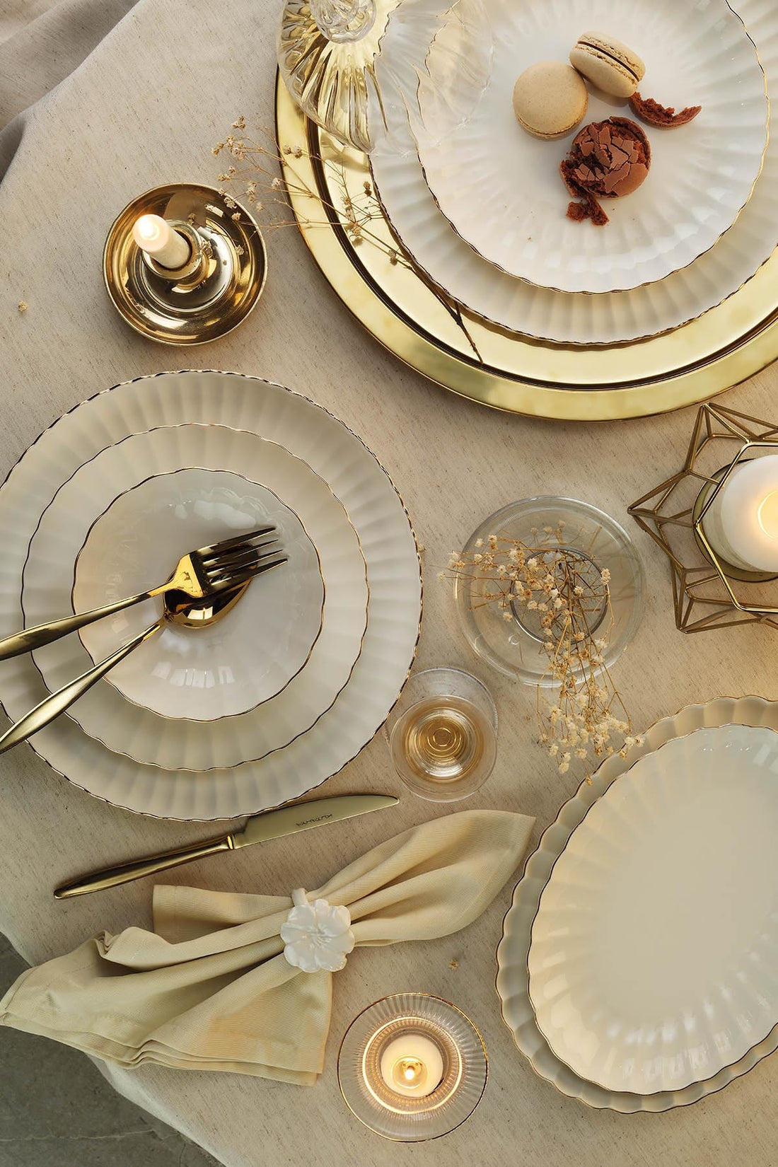 Kutahya Porcelain Bone Luz Form 27-Piece Dinner Set for 6 People – Gold Rim