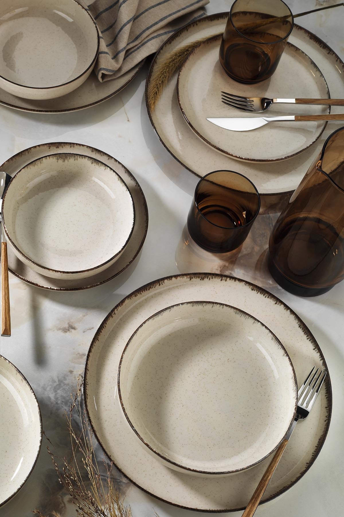 Kutahya Porselen Moderna 24-Piece Dinner Set – Multicolor