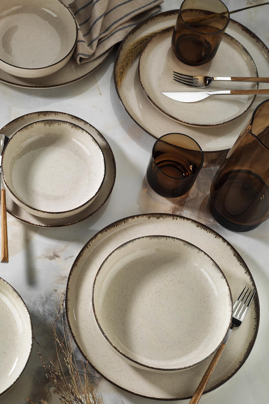 Kutahya Porcelain Moderna 24-Piece Dinner Set for 6 People – Cinnamon